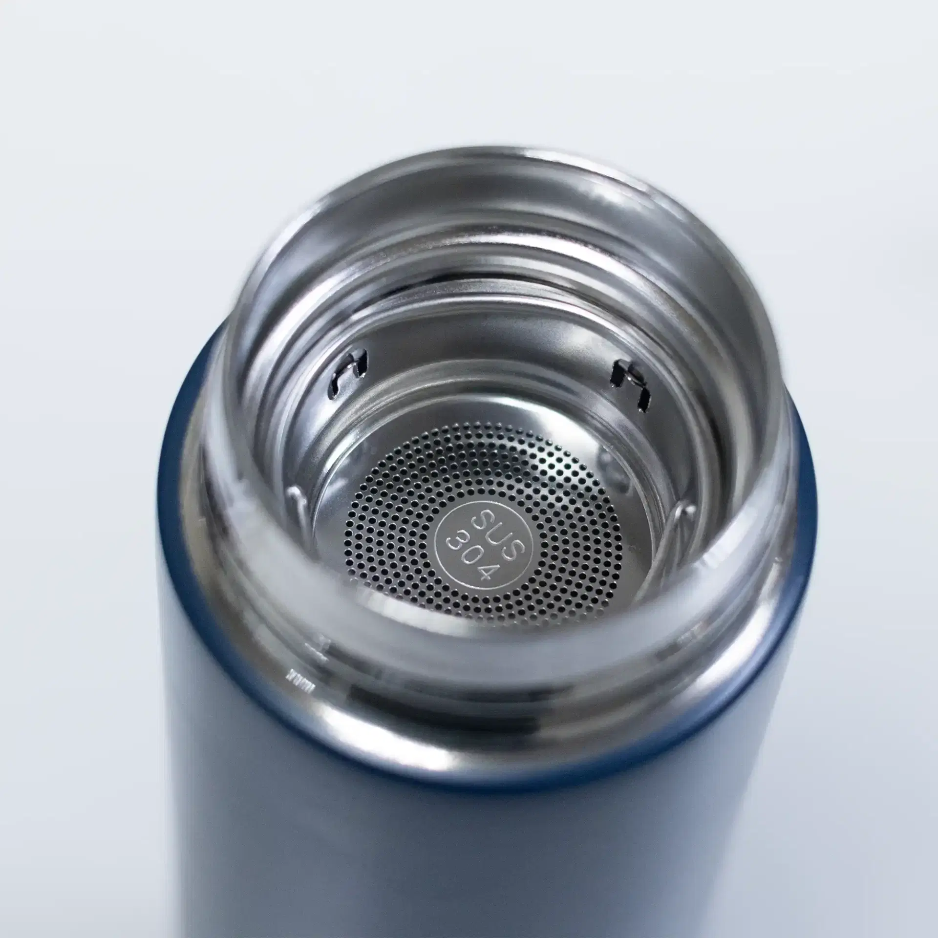 LumiTemp | 11537DBL Smart LED Temperature Display Bottle Blue - Image 4