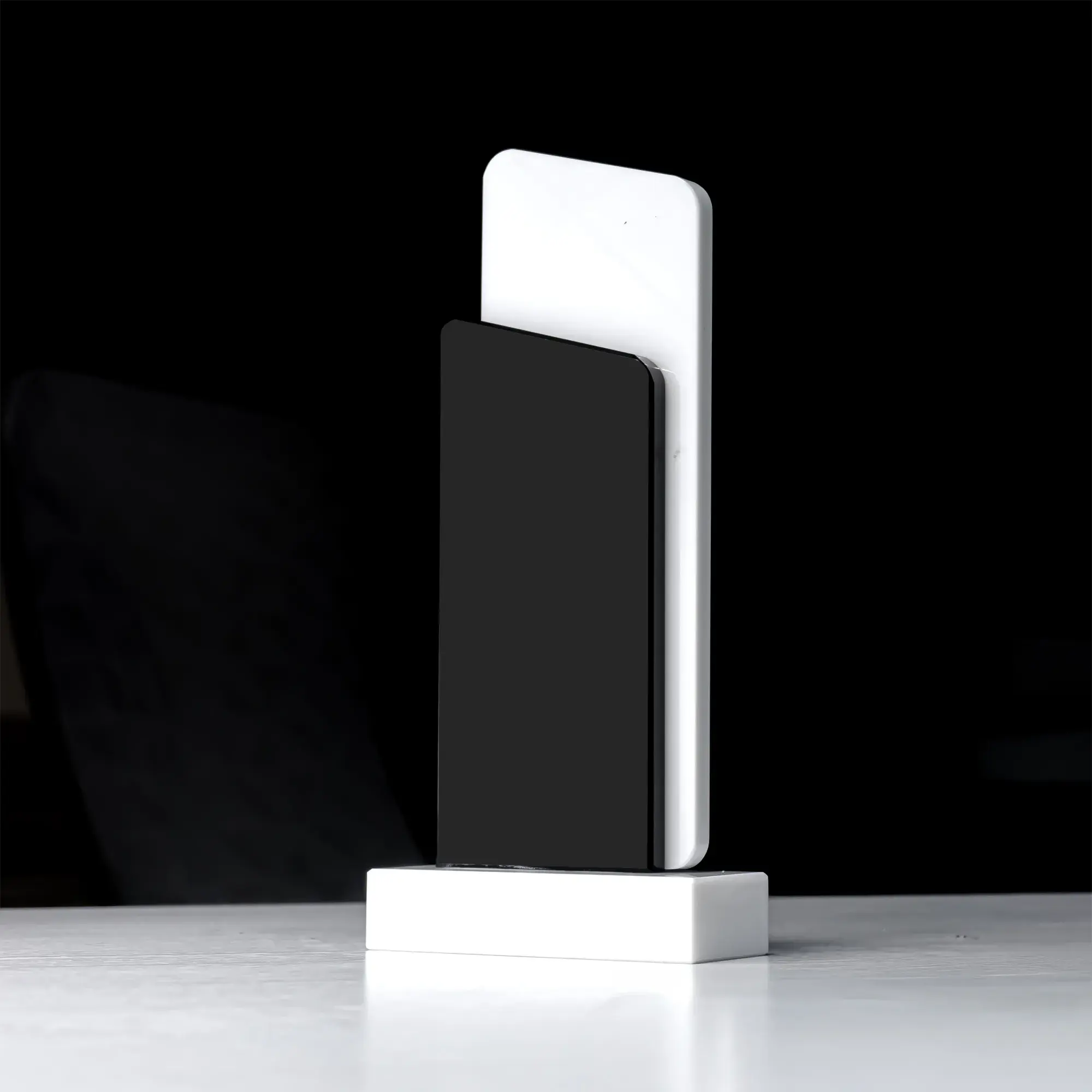 AXTROVA | 11600 Black and White Crystal Trophy - Image 3