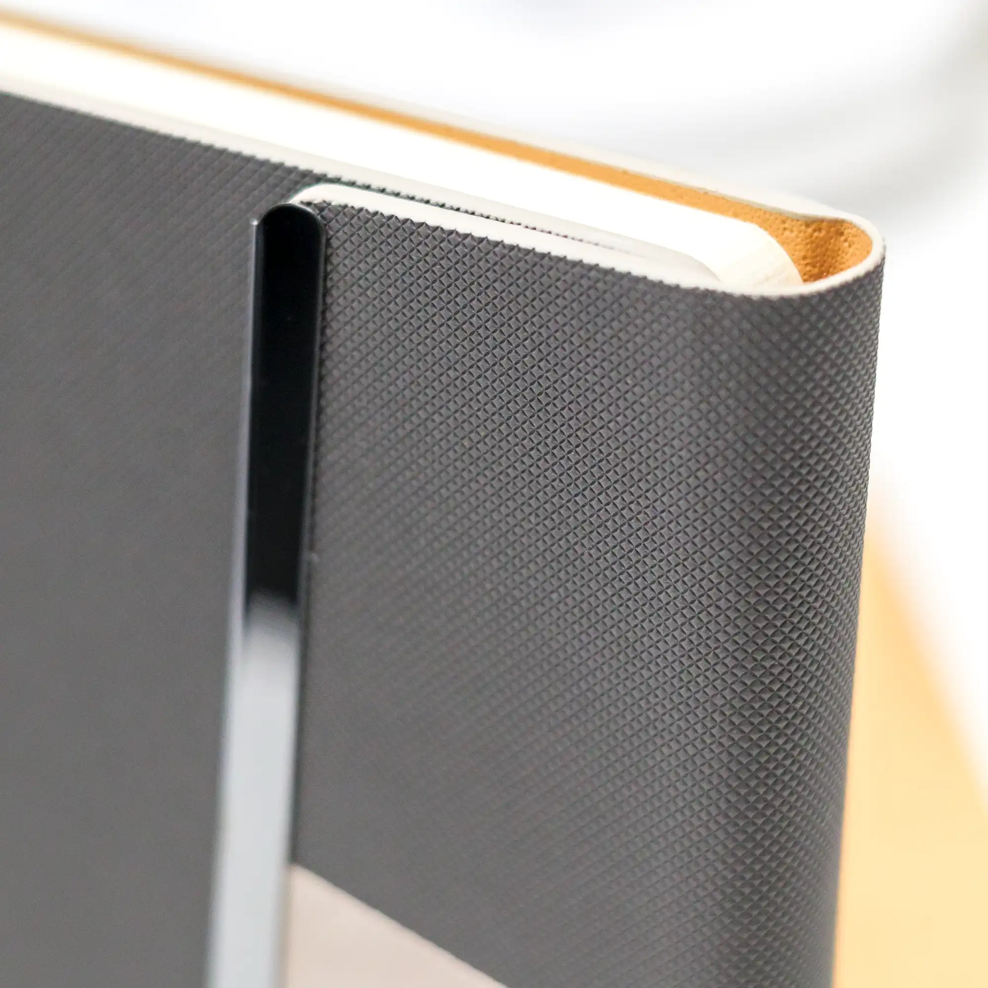 ORENTA | 11650BR A5 Premium Notebook with Metal Foldable Closure Brown - Image 2