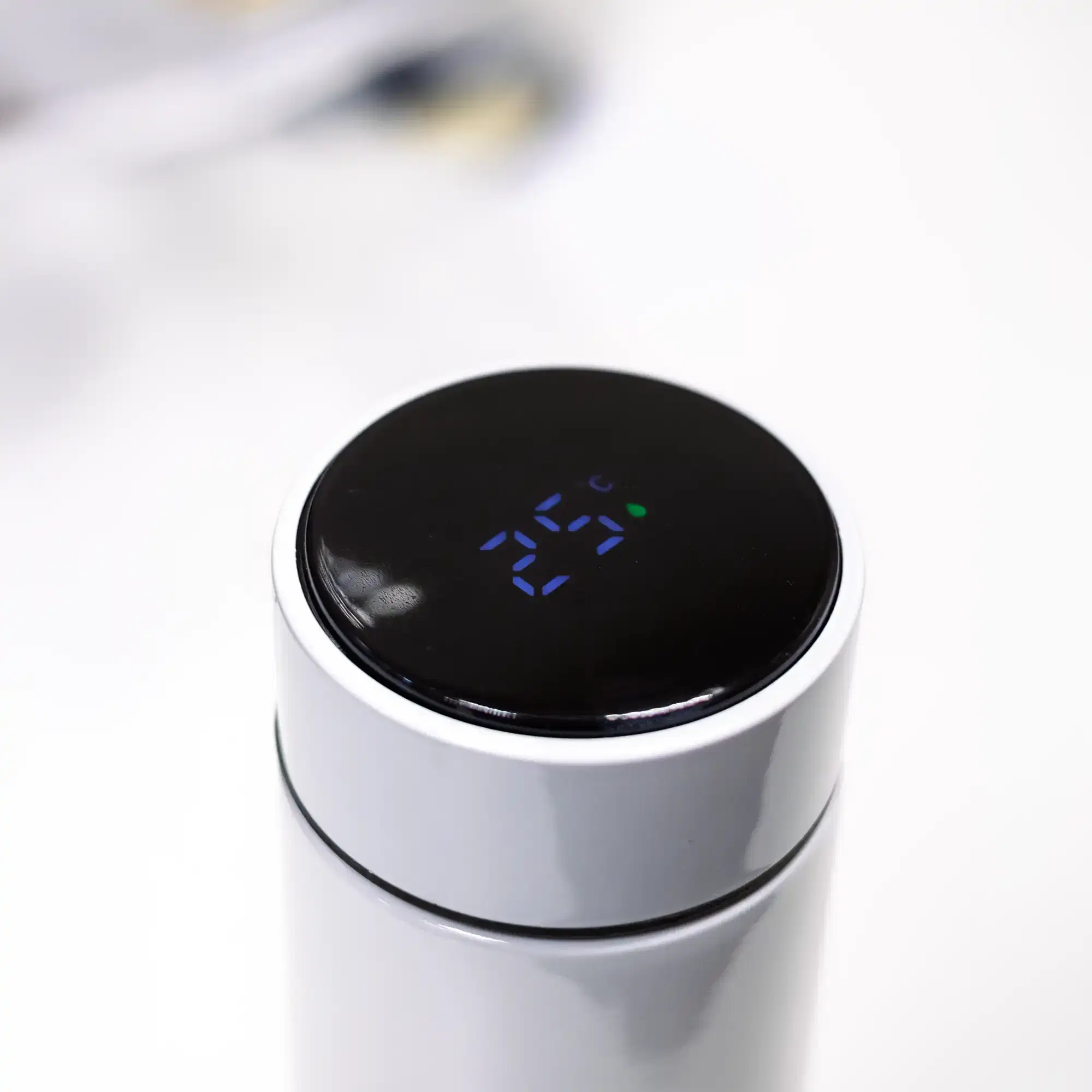 LumiTemp | 11537DWT Smart LED Temperature Display Bottle White - Image 5
