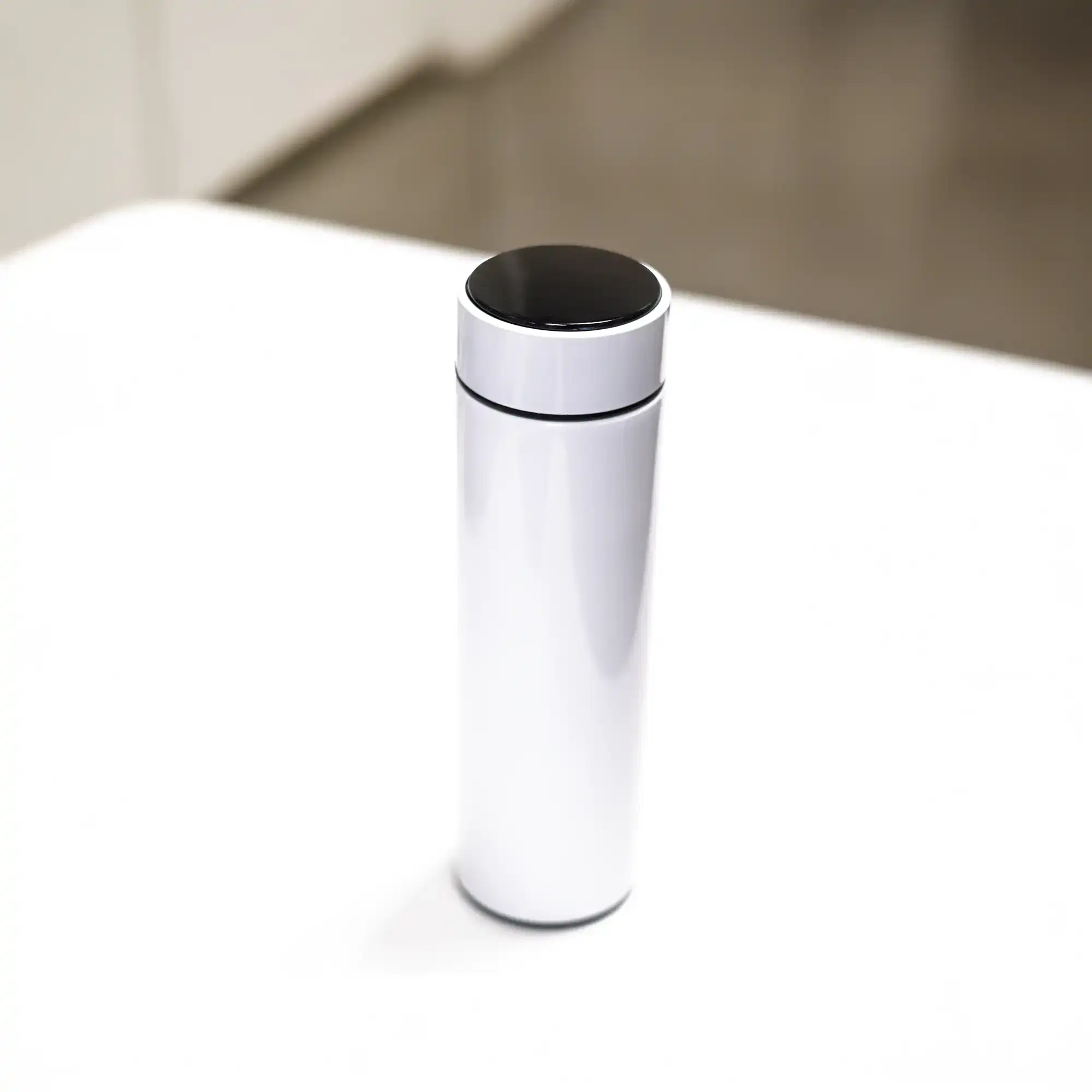 LumiTemp | 11537DWT Smart LED Temperature Display Bottle White - Image 4